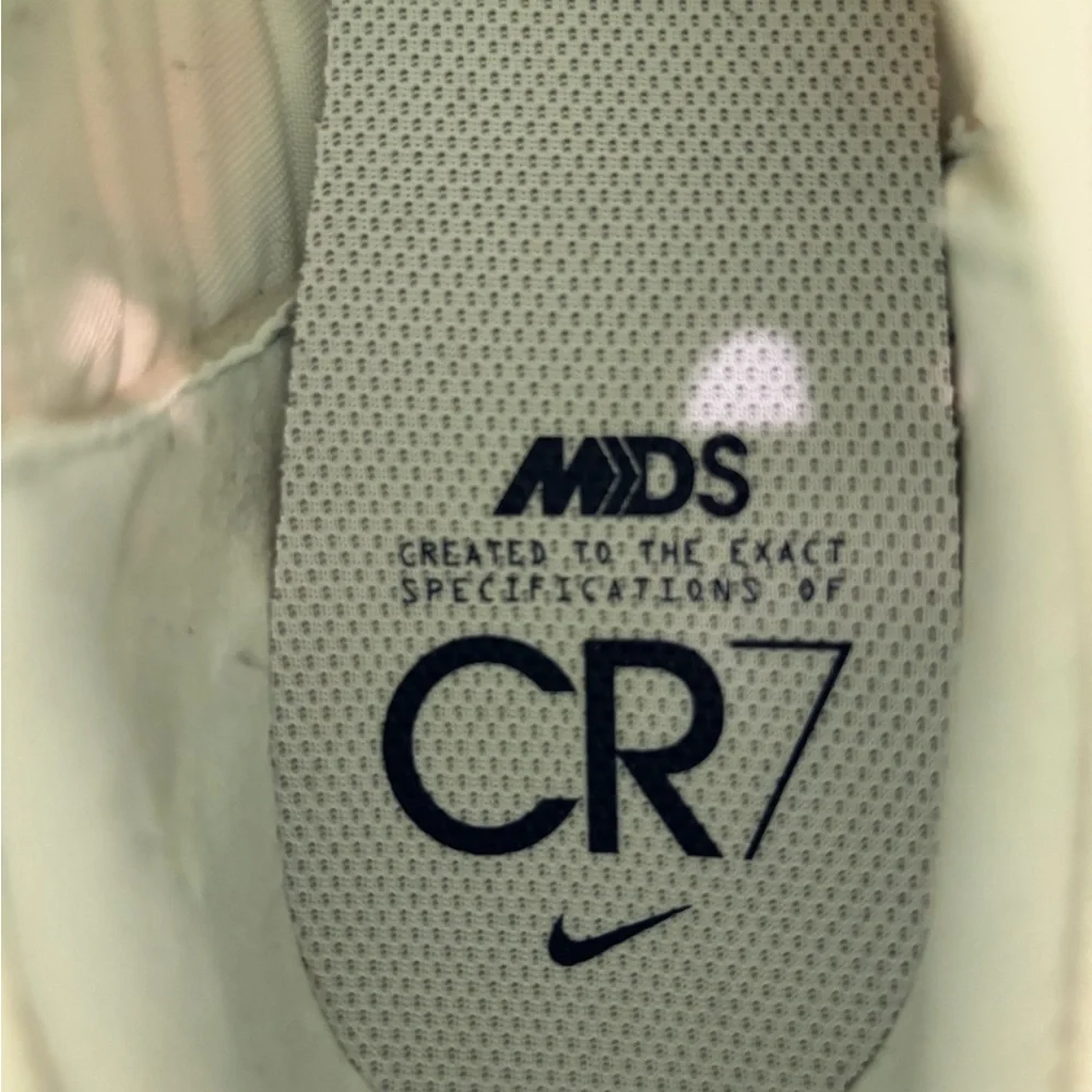 MDS CR7 Soccer Turf Shoes - Picture 5 of 8